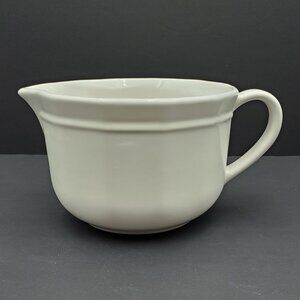 Pfaltzgraff Heritage White Batter Bowl Paneled Mixing Bowl with Handle and Spout